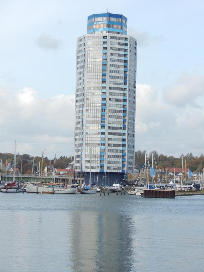 Ferienwohnung Im Wikingturm Шлезвиг Экстерьер фото